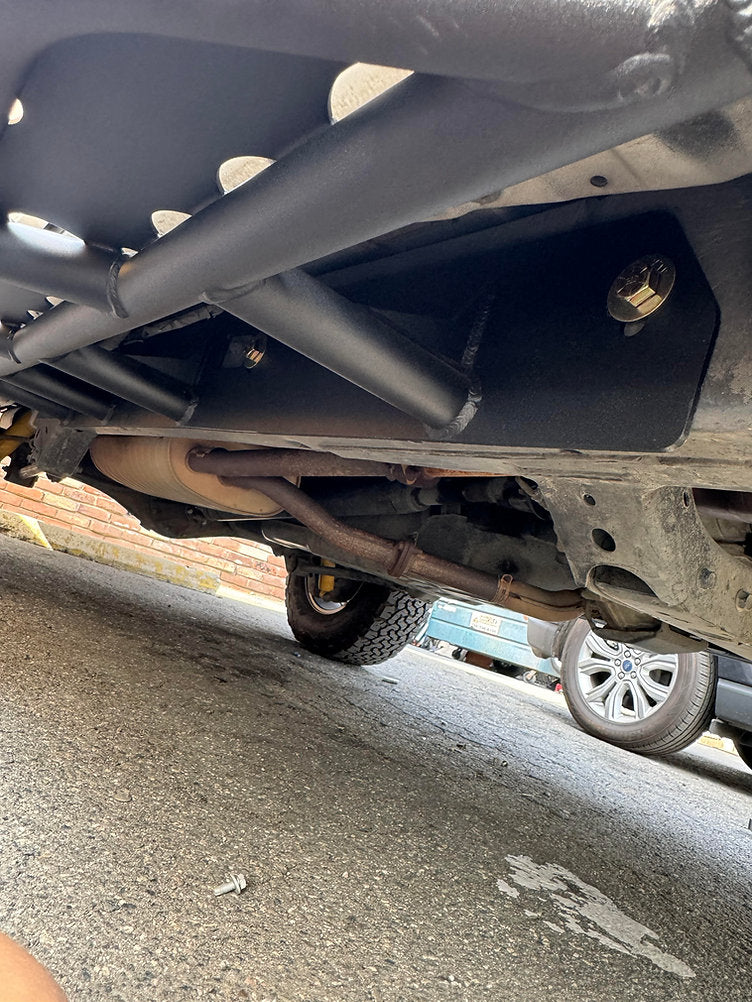 01-07 Toyota Sequoia rock sliders (Bolt On)