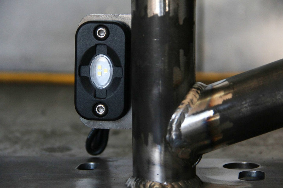 01-07 Sequoia Flying V rock sliders (Bolt on)