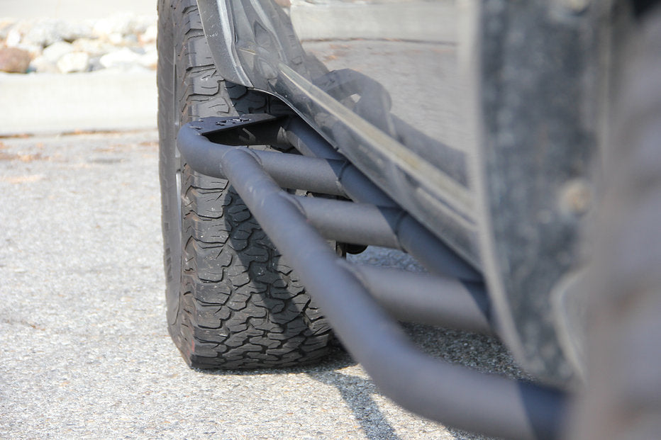 01-07 Toyota Sequoia rock sliders (Bolt On)