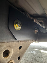 Load image into Gallery viewer, 01-07 Toyota Sequoia rock sliders (Bolt On)